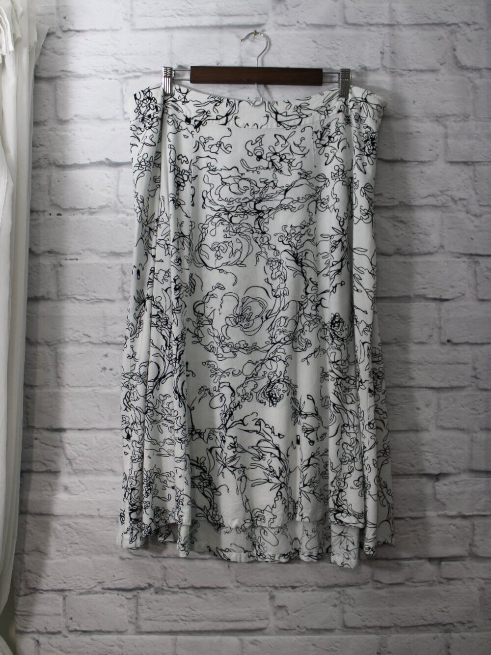 Soft Surroundings Plus 1X White Black Floral Elastic Mid Rise Flowy Maxi Skirt